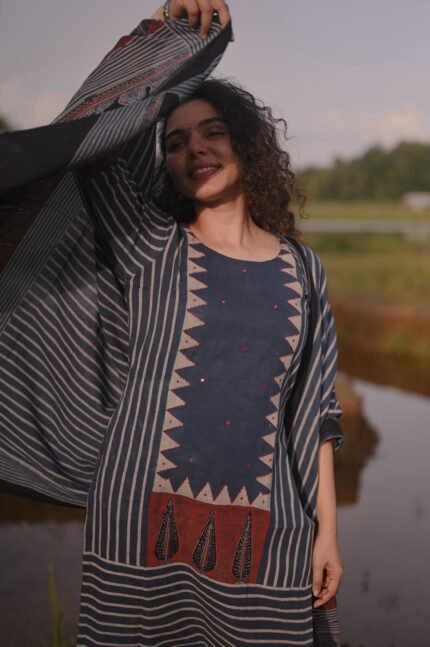 HELA TOP AND DUPPATTA